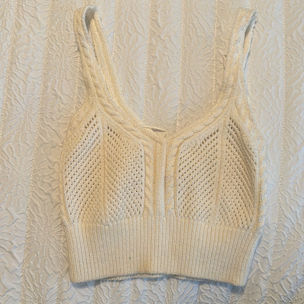 White knit crop top